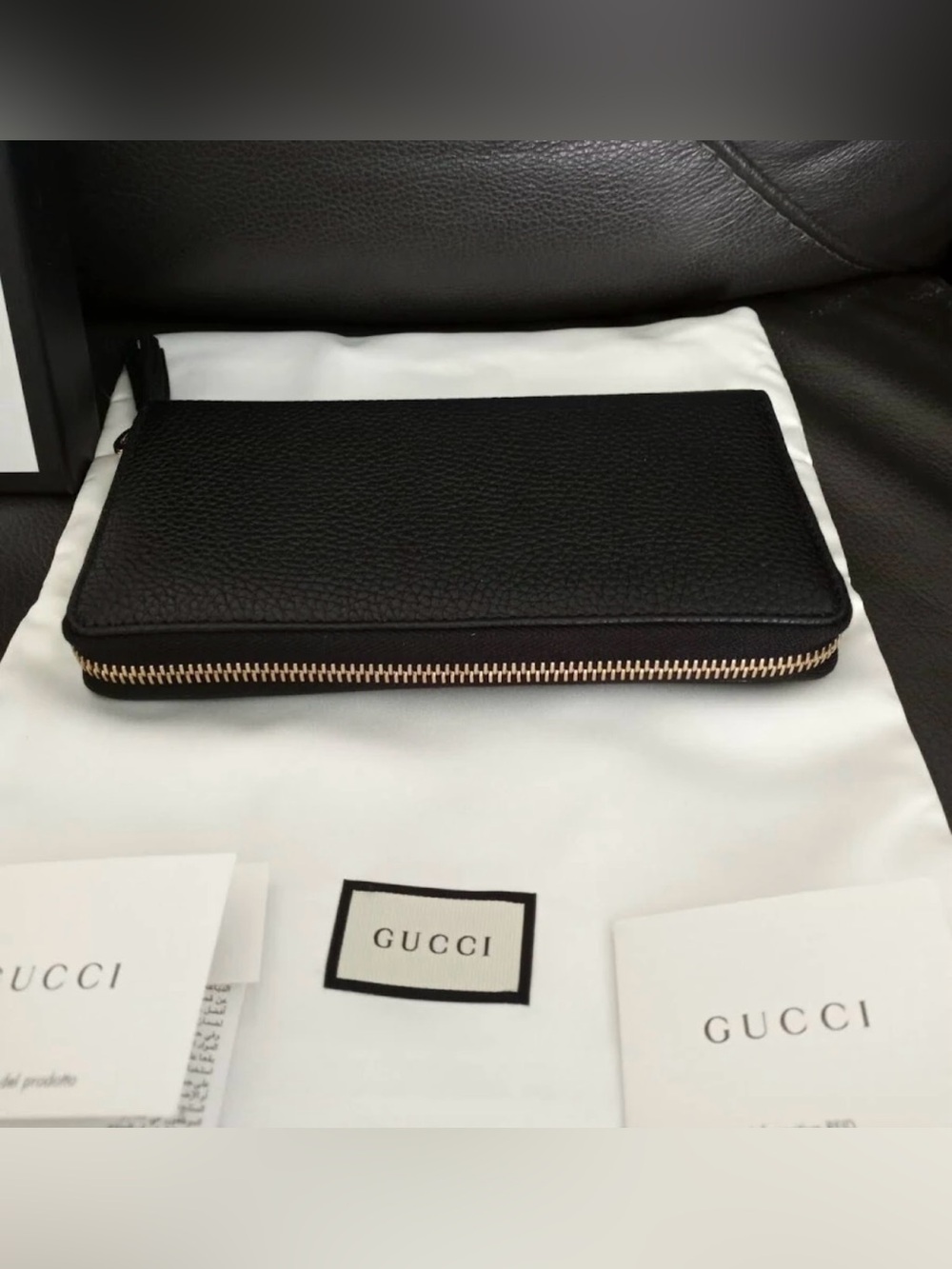 Gucci Black Pebbled Leather Zip Card Wallet with Gold Hardware - Picture 6 of 6
